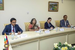 Председатель Следственного комитета РА и посол Индии в Армении обсудили вопросы сотрудничества в правовой сфере (фото)